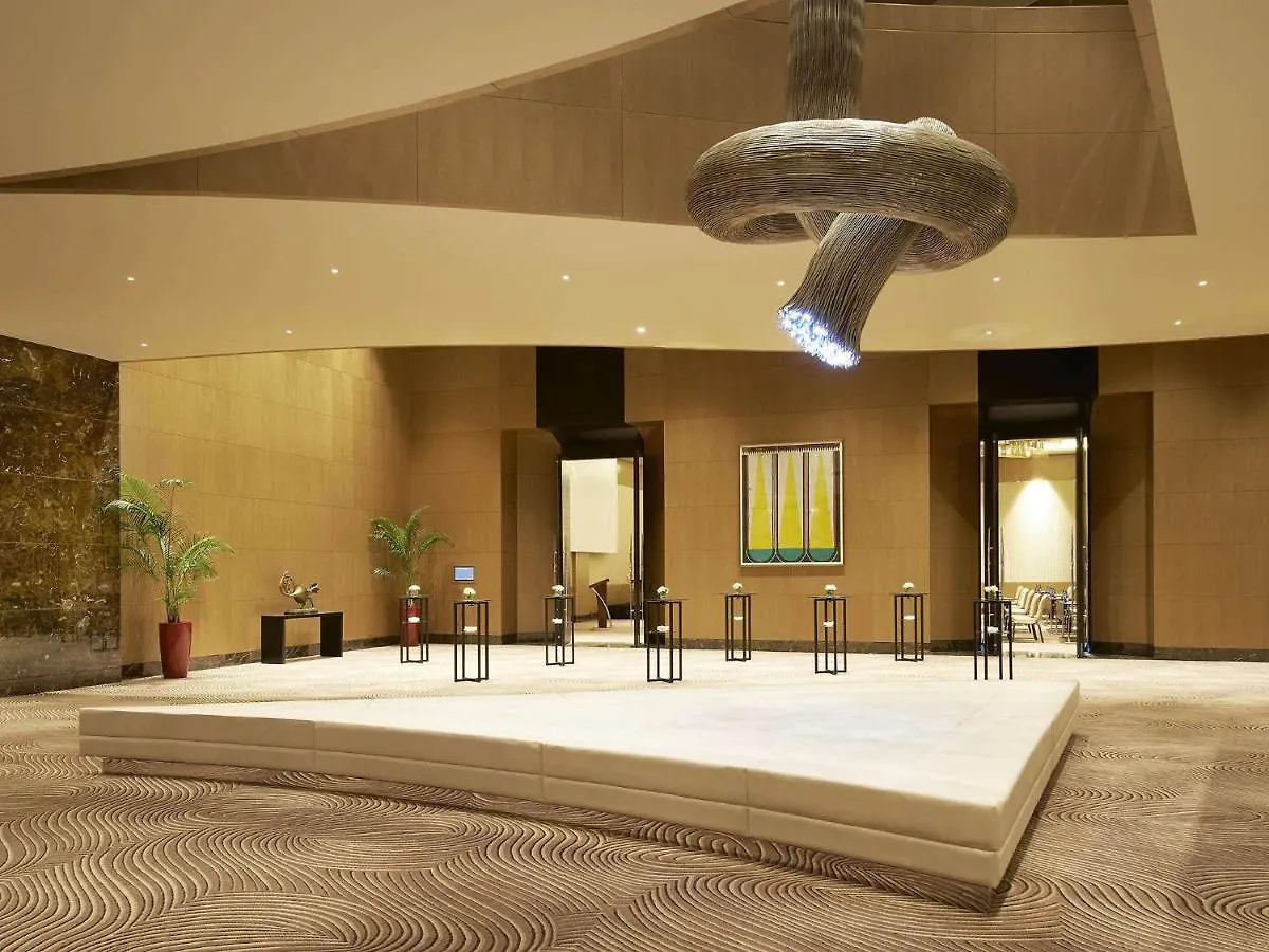 Fairmont Baku, Flame Towers Hotel